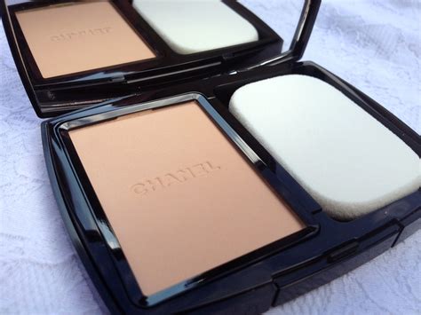 chanel vitalumiere compact douceur 20 beige|chanel foundation 22 beige rose.